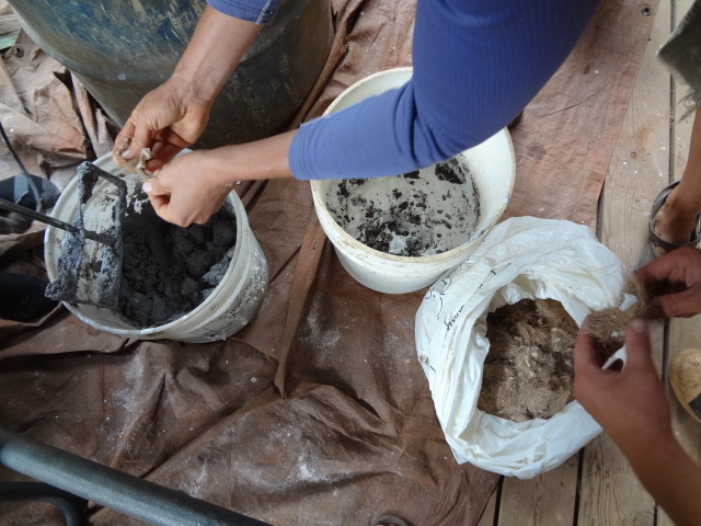 Combining lime putty, sand, and elk hair.