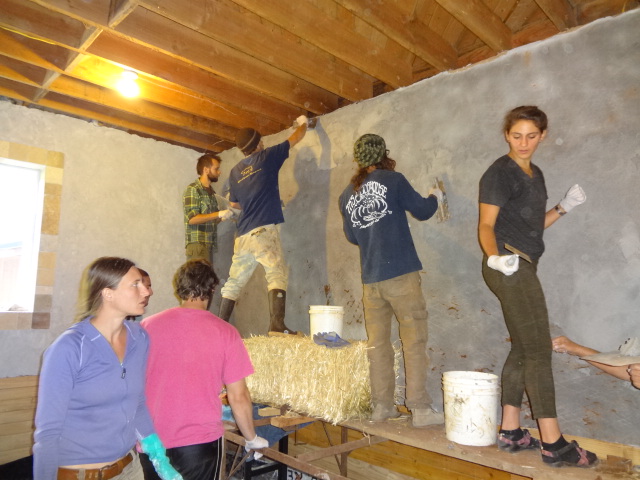 Applying a fresh lime plaster